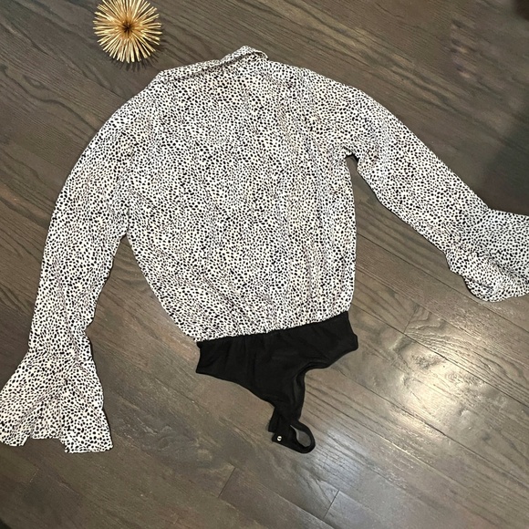 Always Lovely Ivory and Black Print Long Sleeve Bodysuit XS - Picture 11 of 11